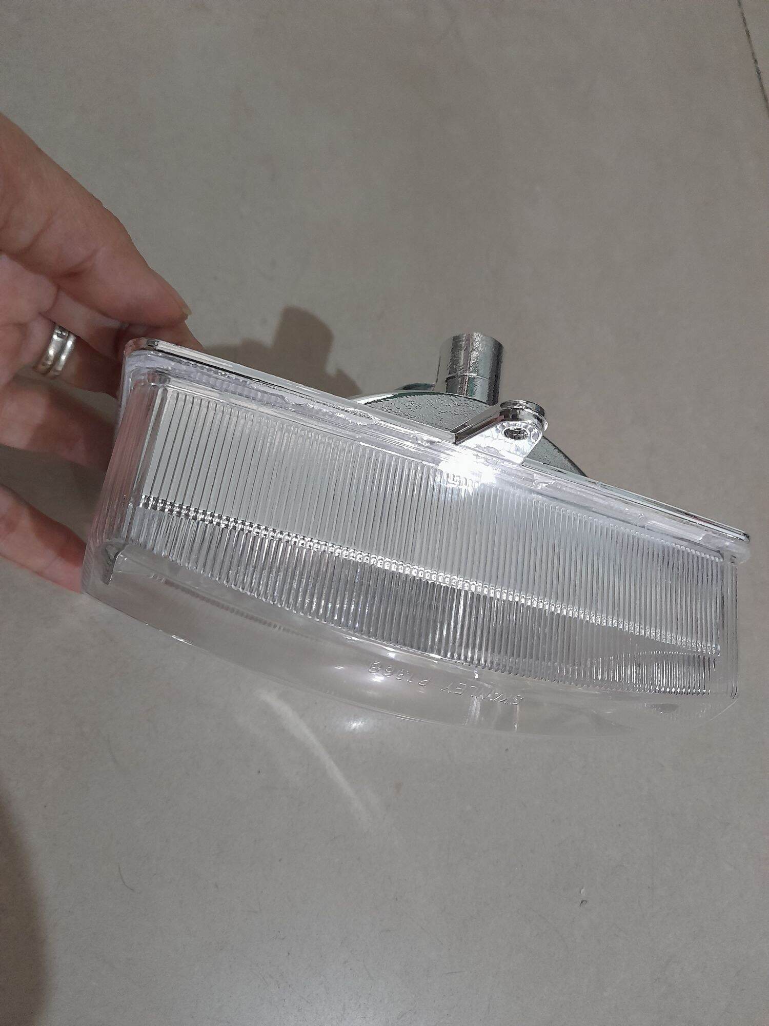 Chóa đèn trước xe Max nhật
