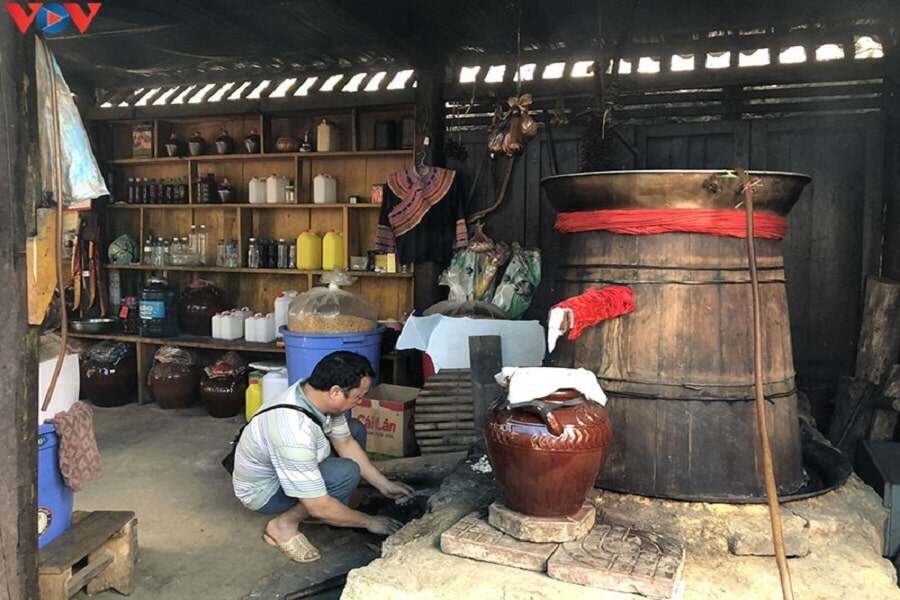 đặc sản rượu ngô men lá