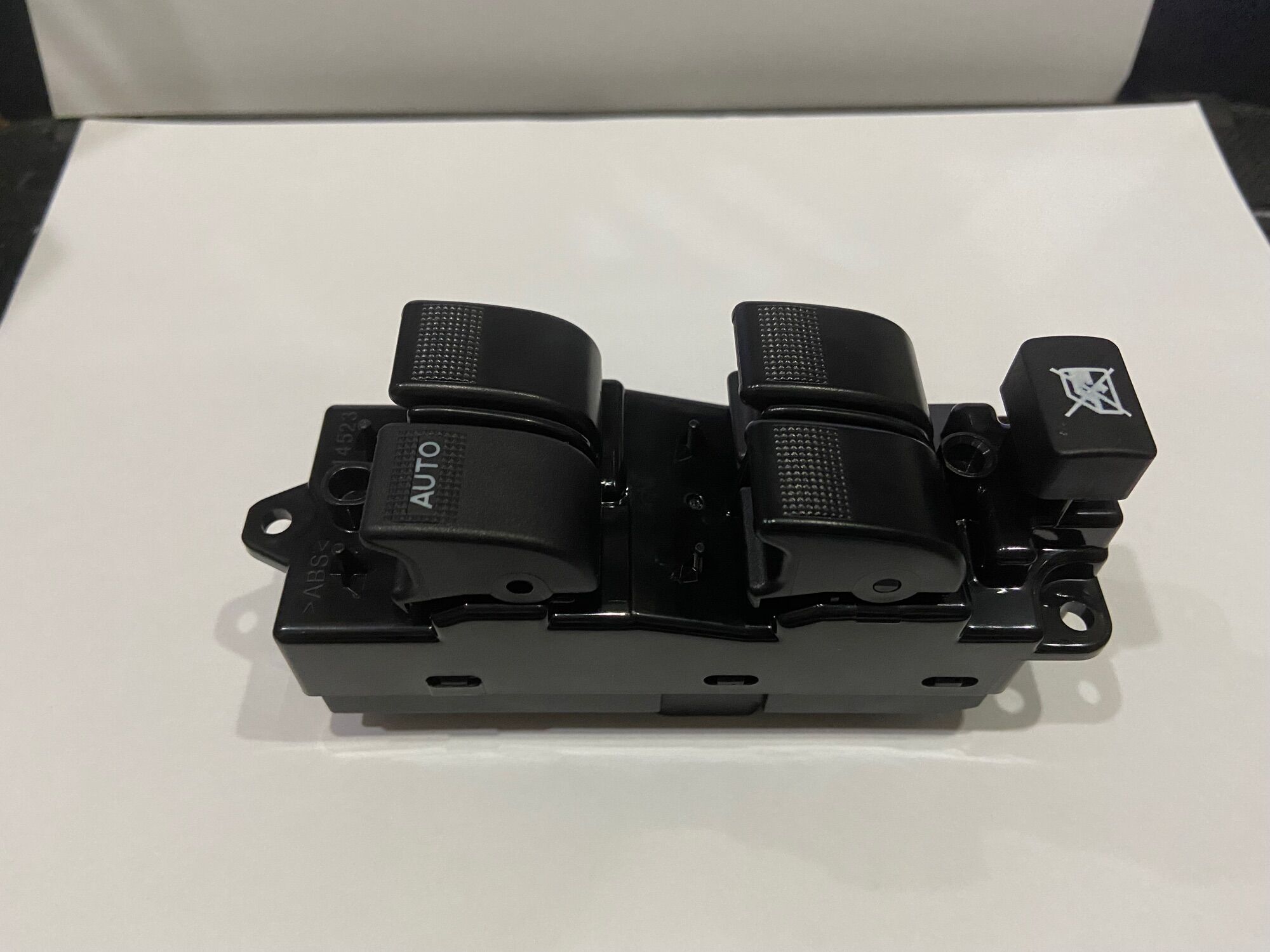 Công tắc lên xuống kính ford ranger và ford everest 2007-2011