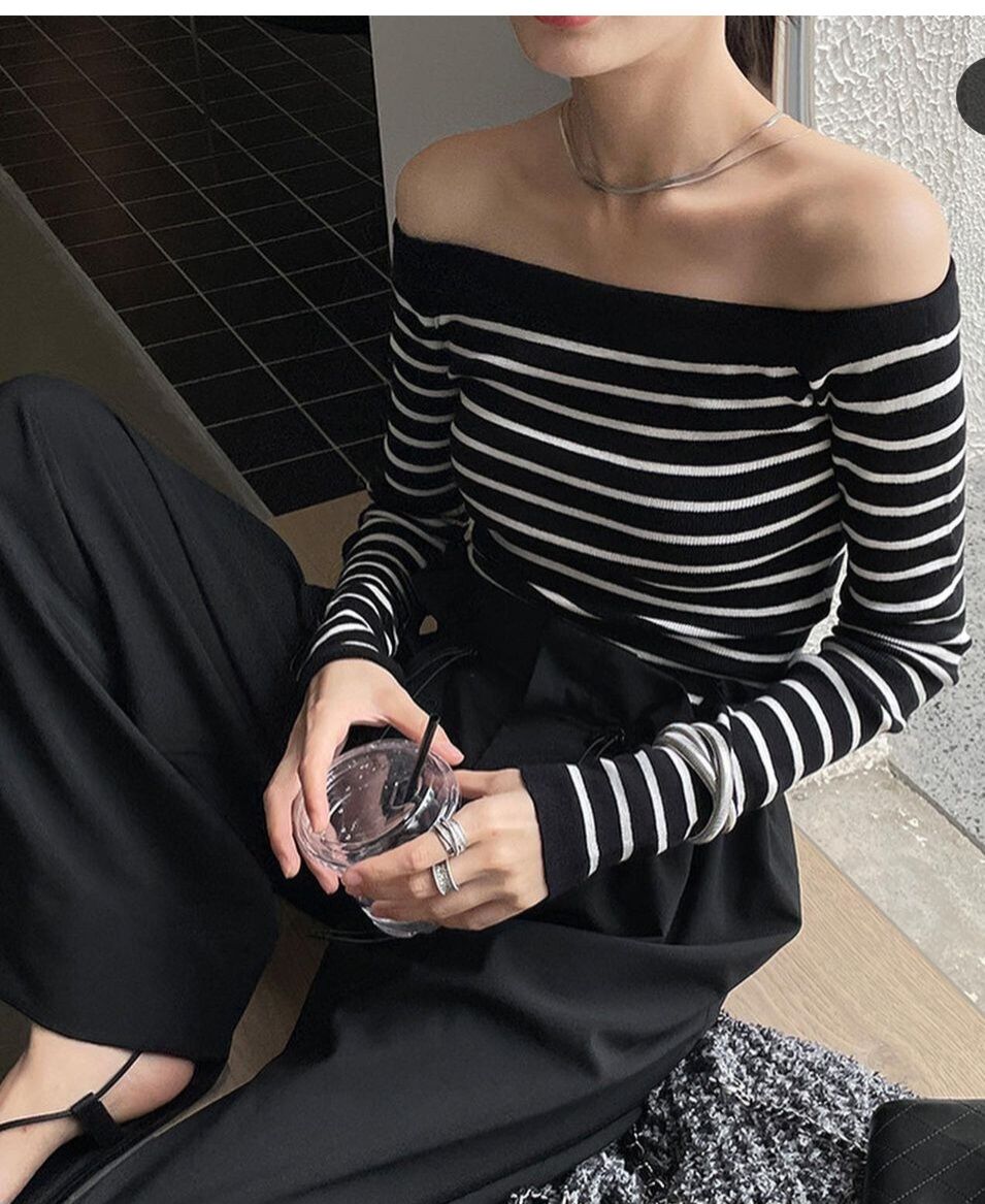 Áo croptop tay dài sọc ngang trễ vai