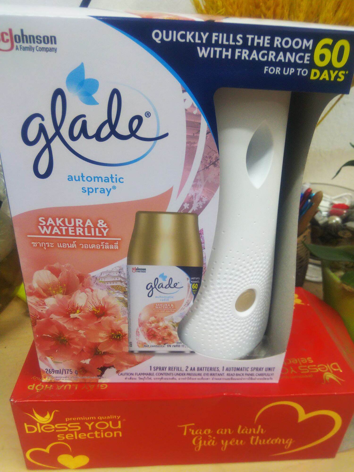 Bộ xịt phòng tự động thái lan Glade (hương sakura)