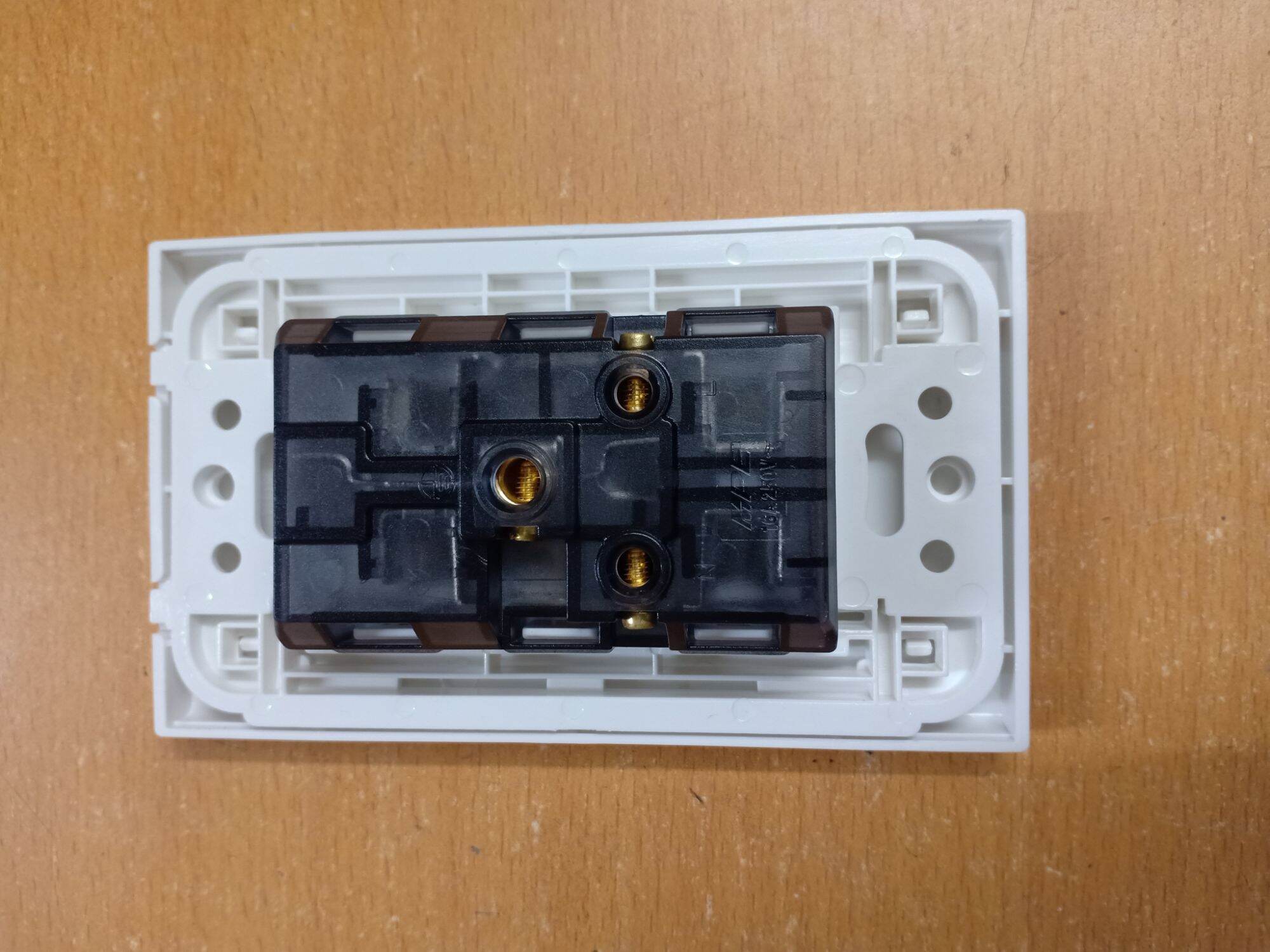 (Combo bộ ổ cắm đôi 3 chấu MPE-A60 (A6UES2)