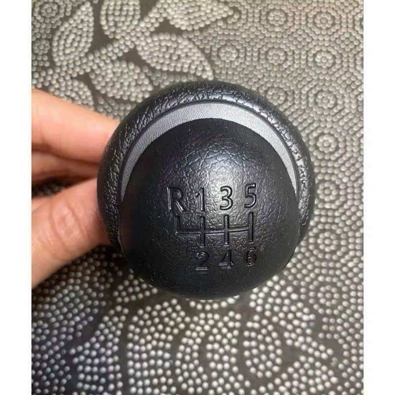 Tay nắm cần số xe Toyota Fortuner (2017-2024), Toyota Hilux 6 (Số) Speed. OEM: 33504-0K150-C0 Giá 280,000 Đồng*Miễn phí vận chuyển