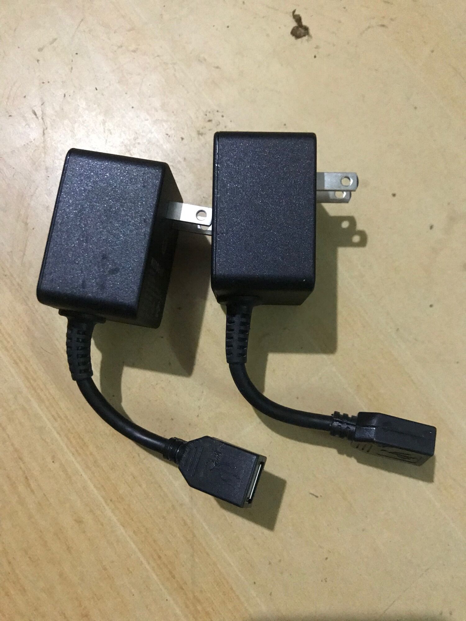 SẠC  NHANH SẠC ĐIỆN THOẠI NETGEAR  5V   2A (1c )
