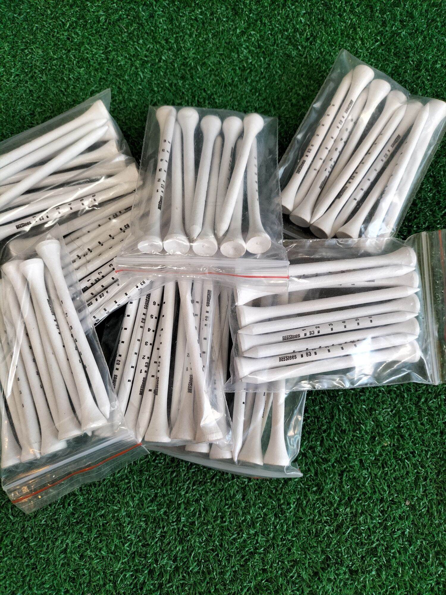 Tee nhựa, Tee gỗ đặt trụ bóng Golf