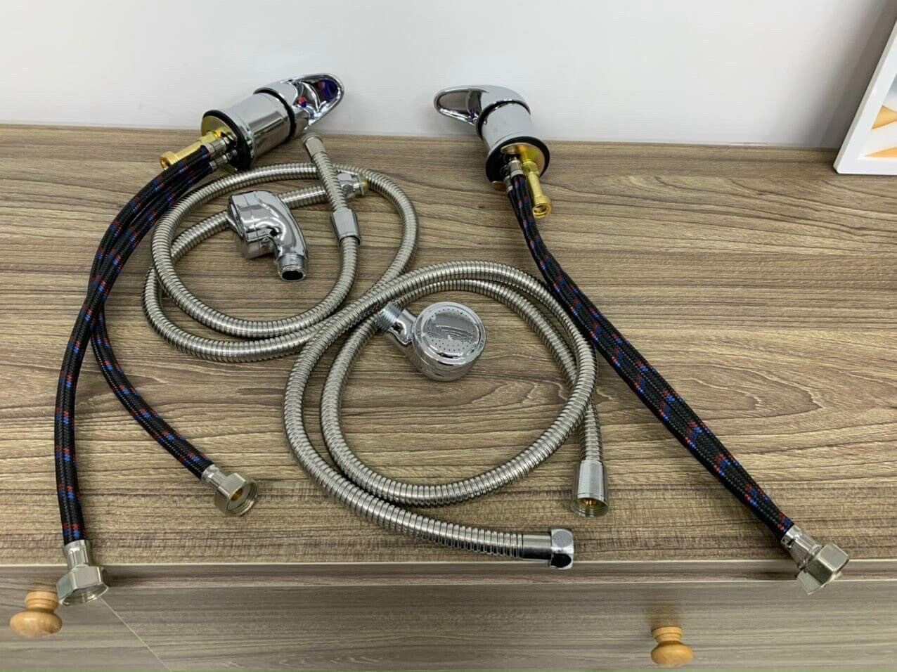 Bộ gật gù vòi sen inox của giường gội đầu