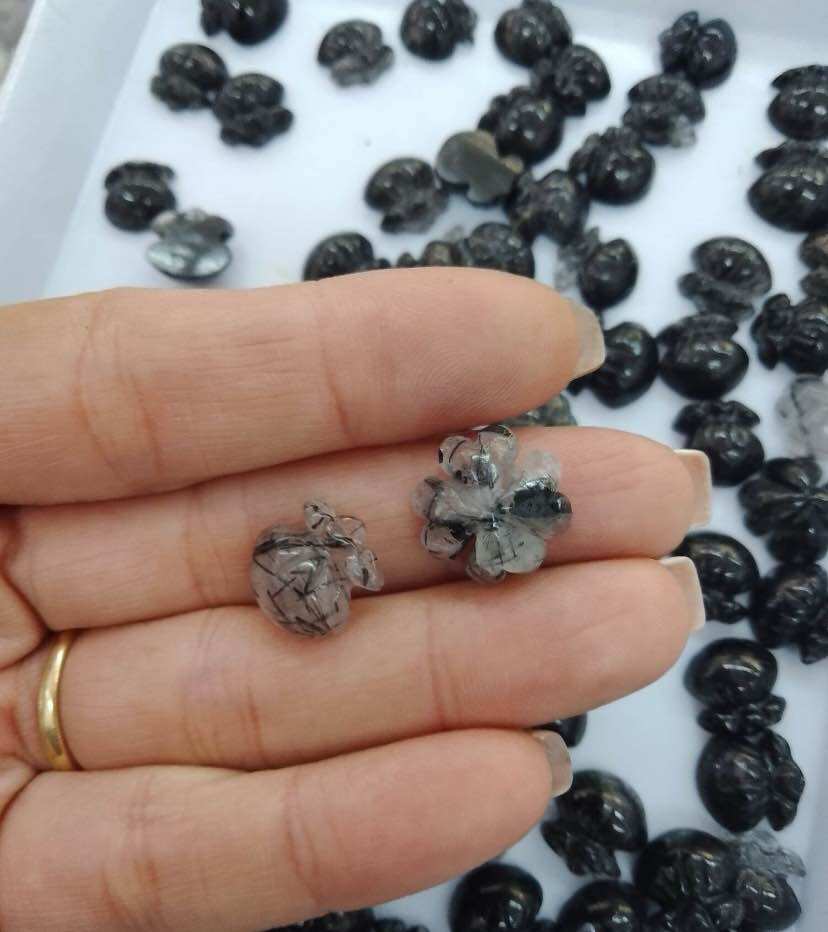 Mặt cỏ 4 lá đá thạch anh tóc vàng thiên nhiên
