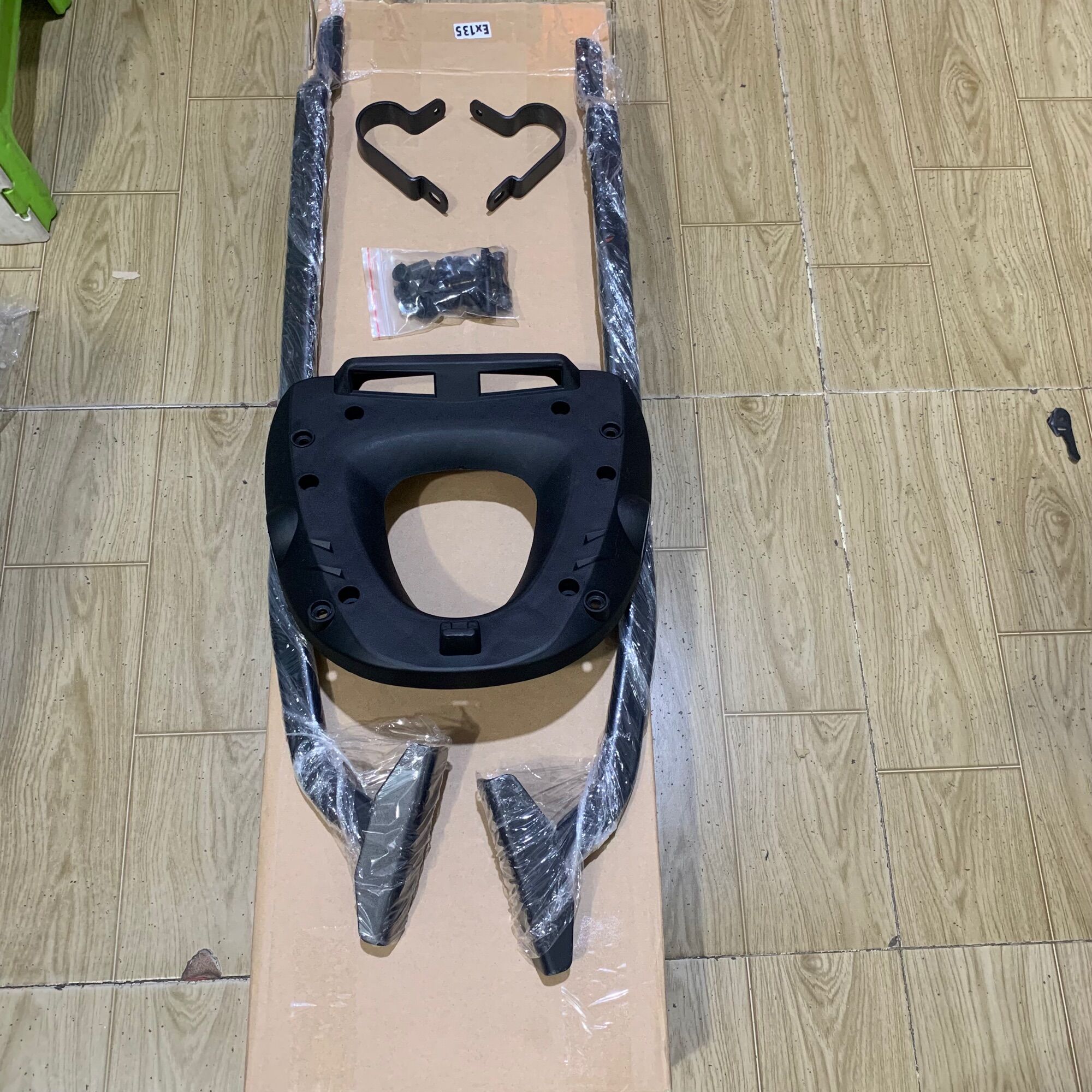 Cảng sau xe exciter đời 2011 kiểu dài gắn thùng givi