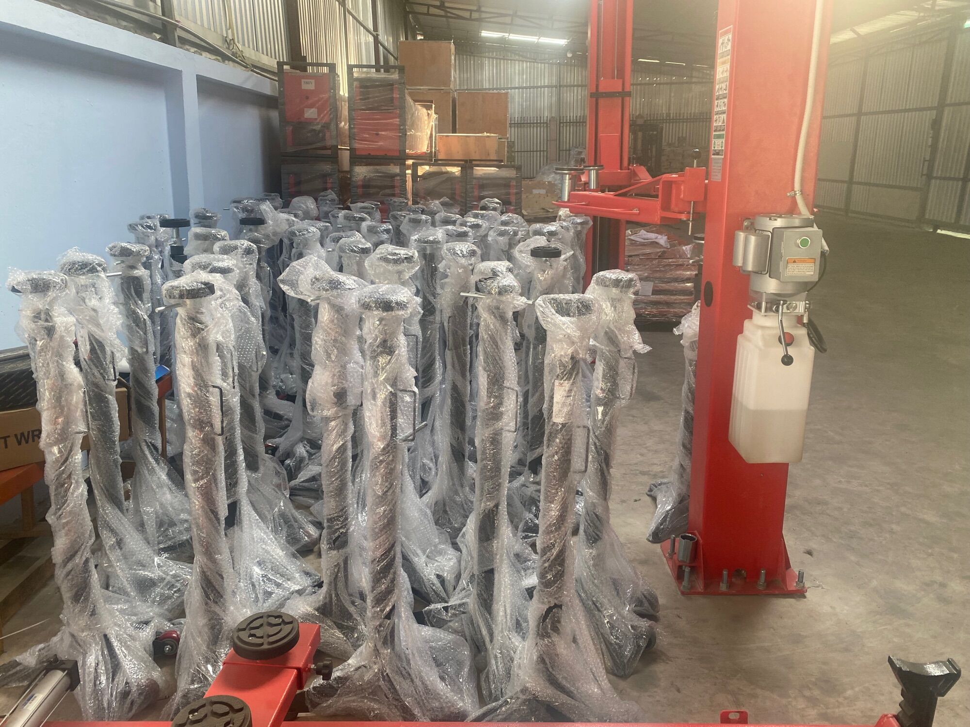 Thanh Chống Lật Cho Cầu Nâng 2 Trụ
