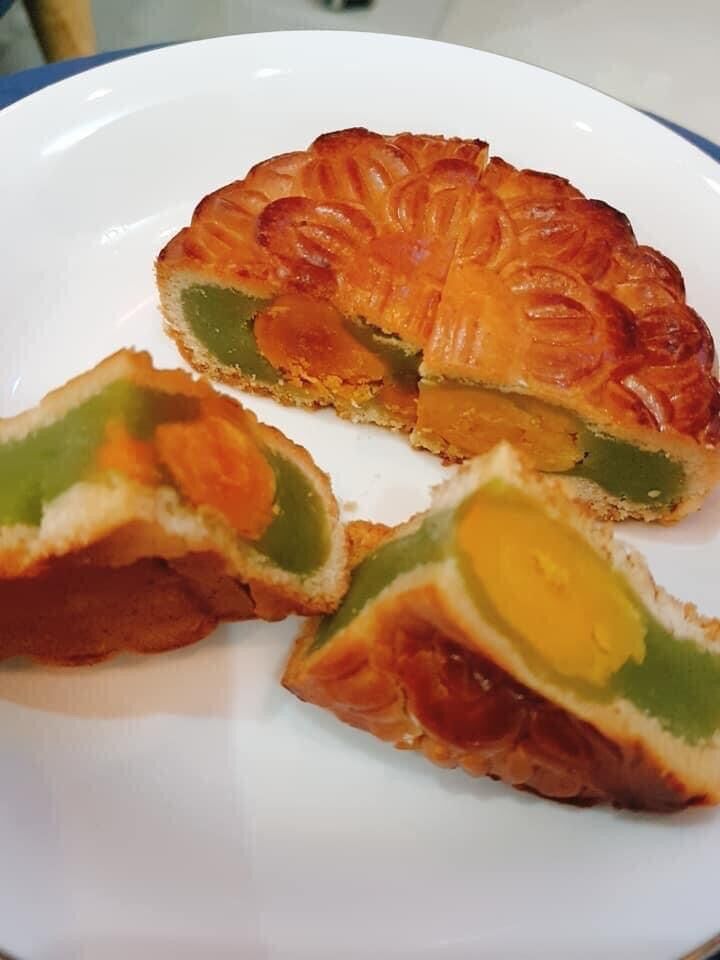Bánh trung thu Tân Dân Lợi nhân lá dứa hạt dư 2 trứng 200 gram