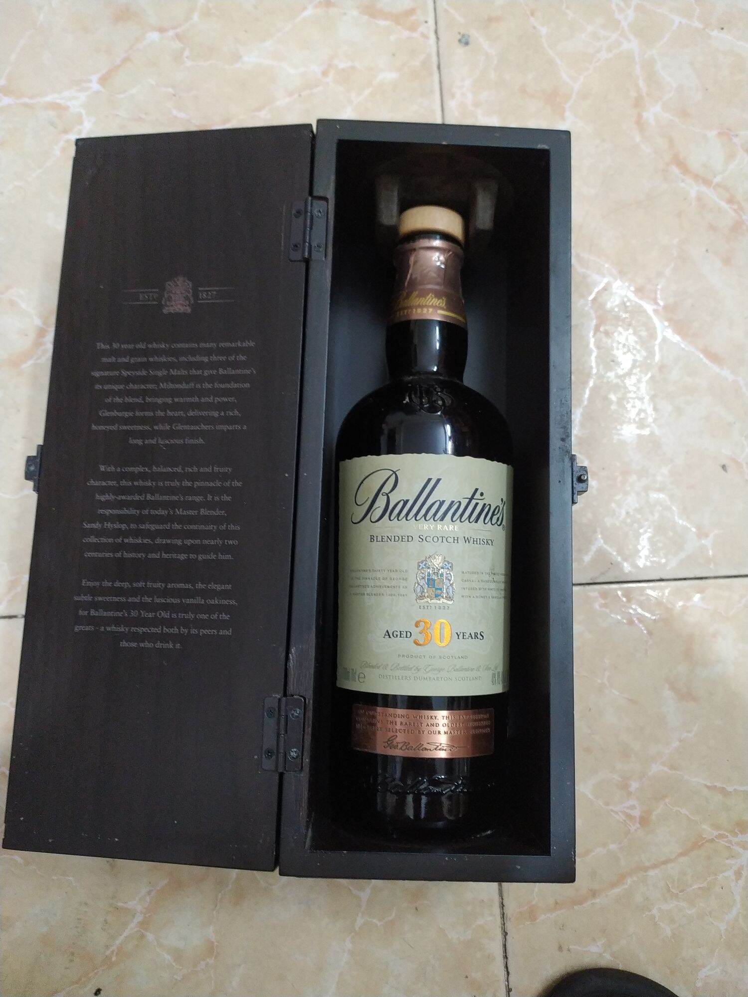 CHAI BALLANTINE'S FULL HỘP [RỖNG]