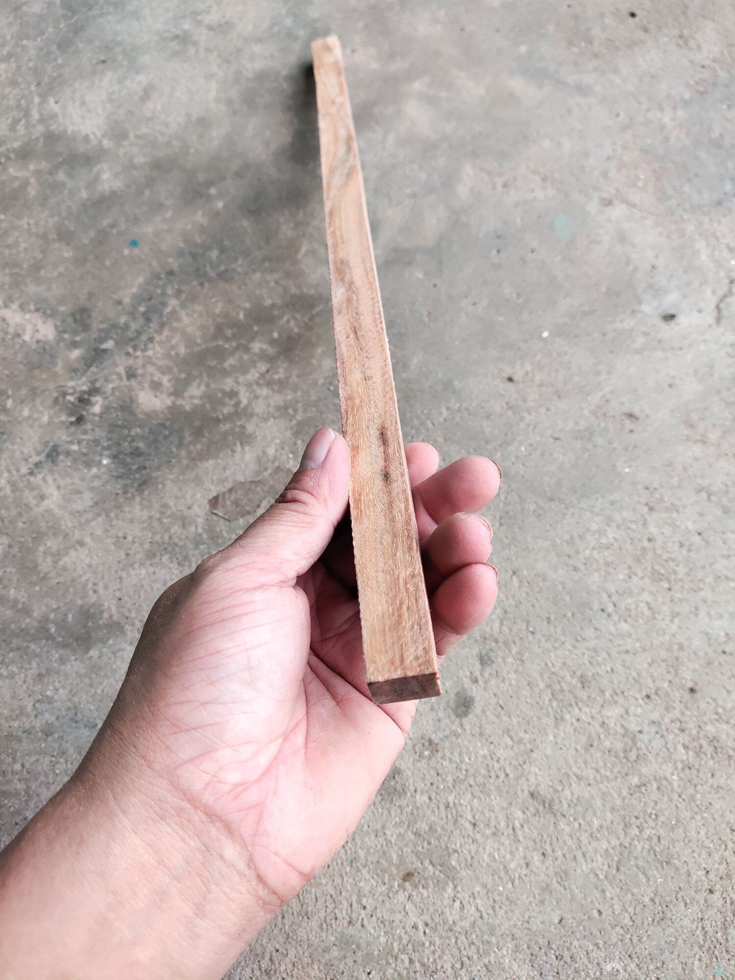 Thanh gỗ lim dài 50cm. 1,4x1,8cm