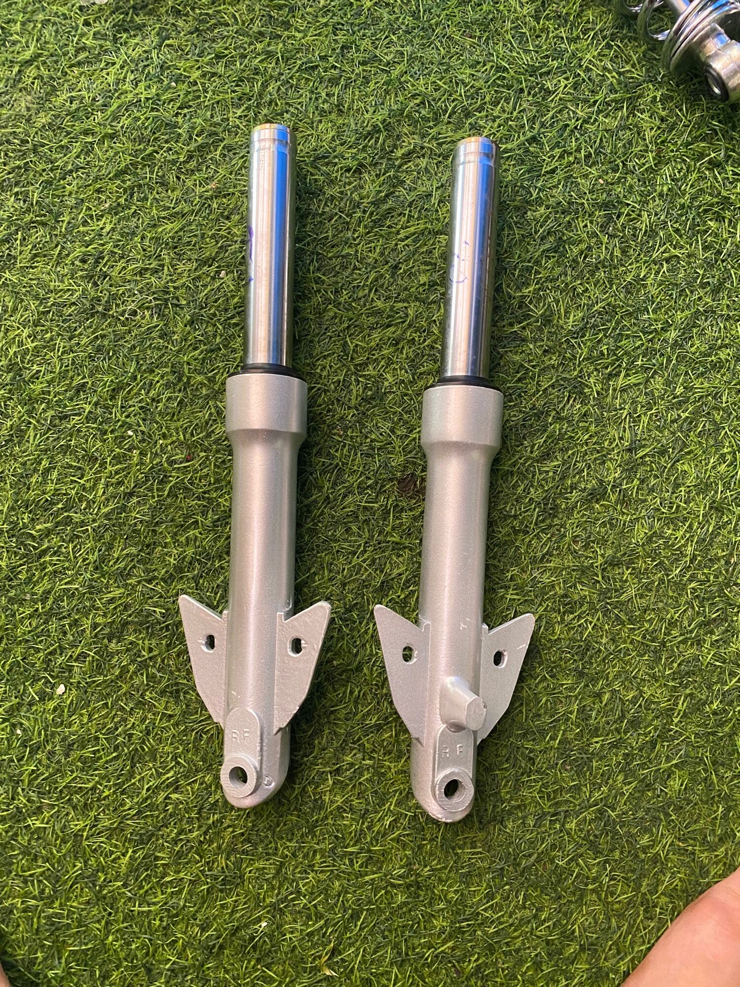 Thụt cơ trước xe đạp điện Ninja