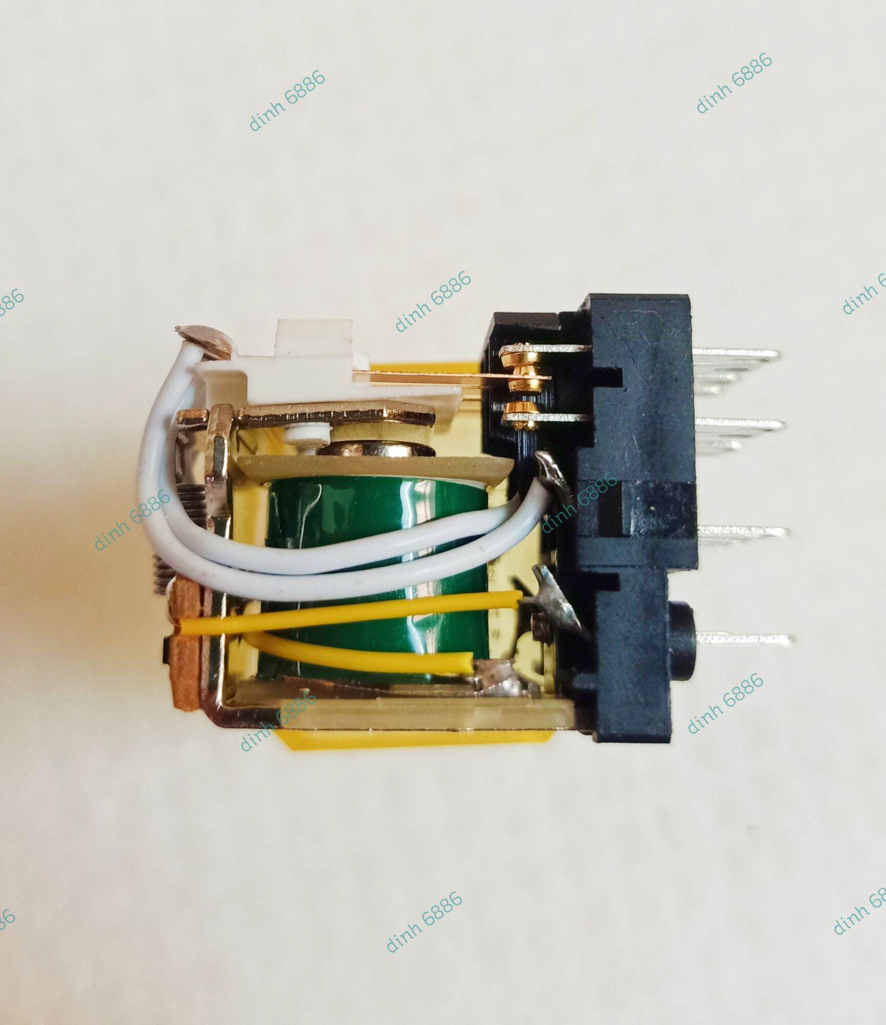 RY4S-UL 24V, 220V rơ le trung gian IDEC