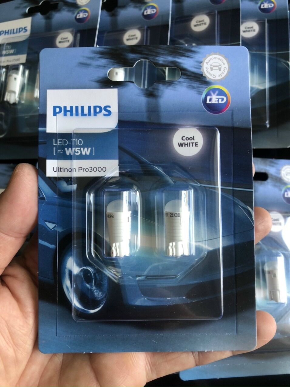 Đèn nội thất xe hơi - demiled philips t10 ultinon pro 3000 - giá cho 2 bóng