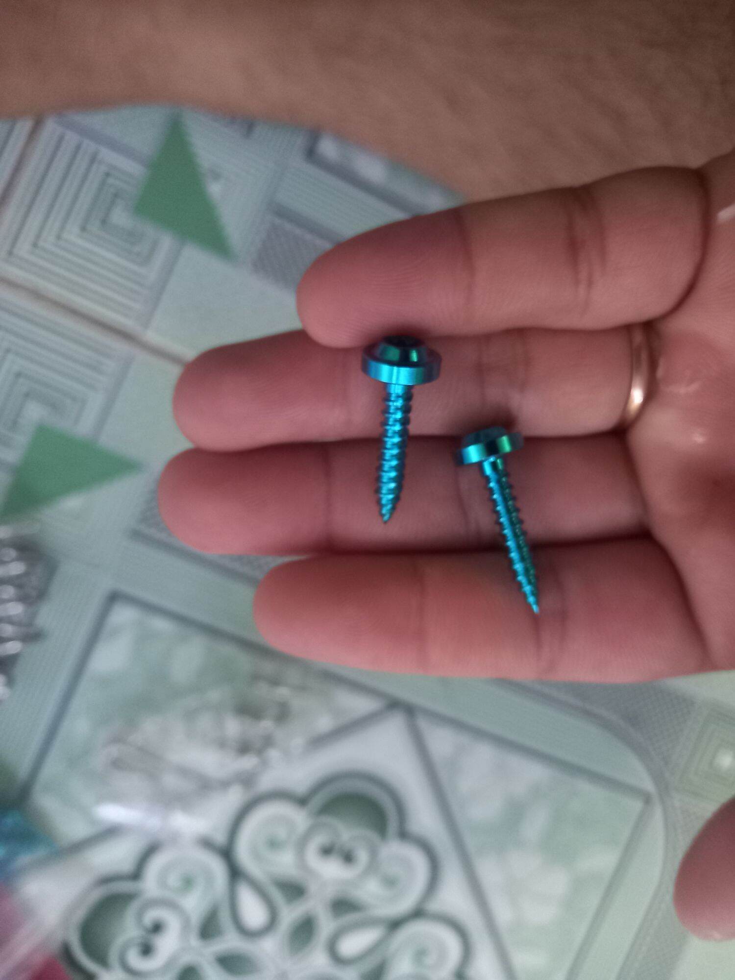 2 con titan chụp đèn hậu sau cho sirius 110 và 50cc