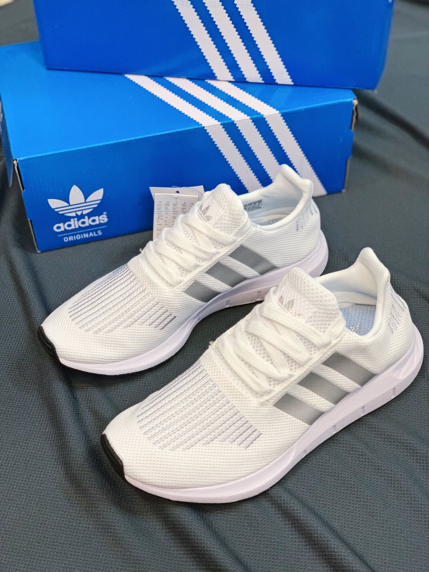 [HCM]Giày nam nữ Run swift mới nhẹ bền êm thời trang (Trắng)
