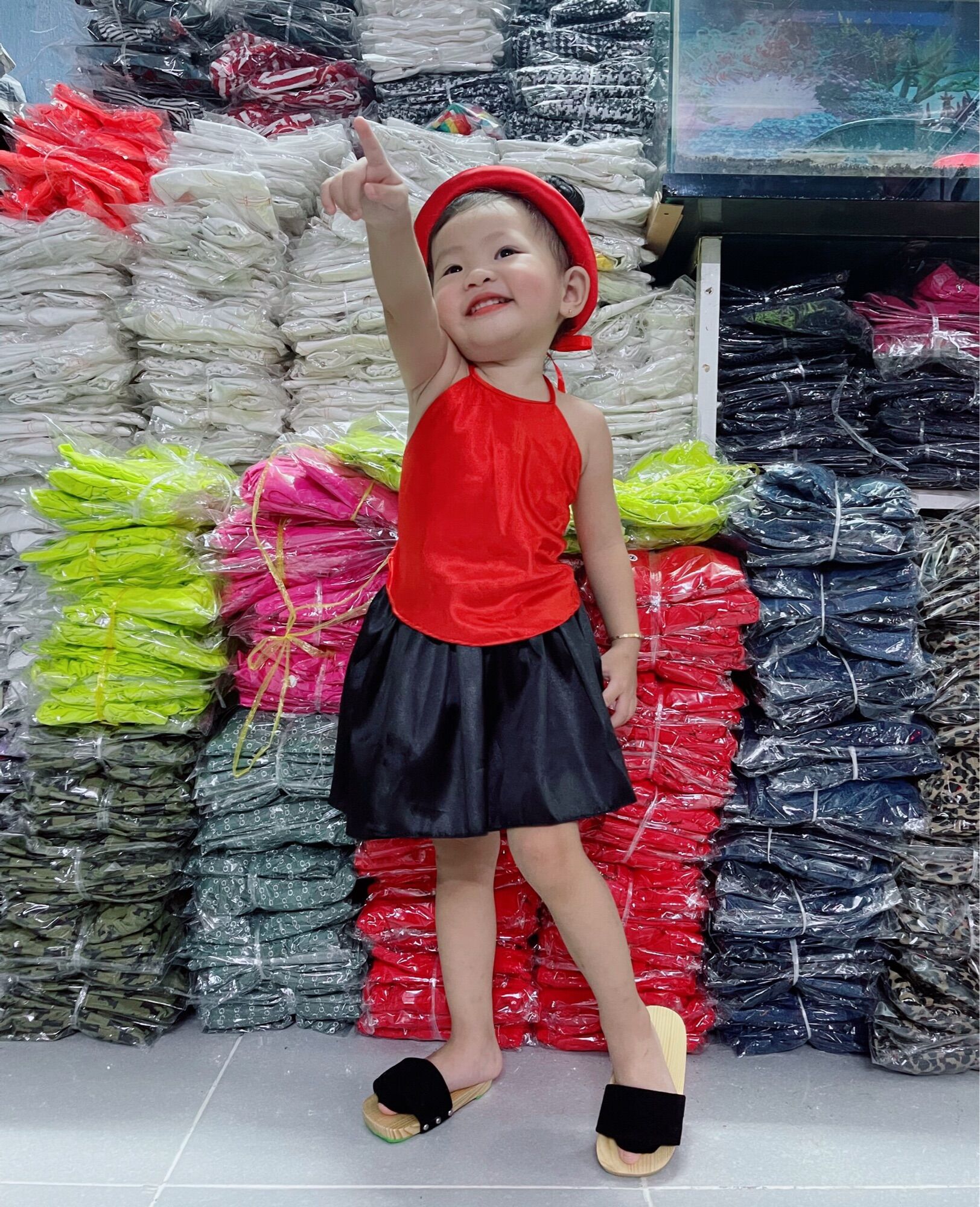 Yếm Đào Trơn Kèm Mấn 2 Màu Bé Gái
