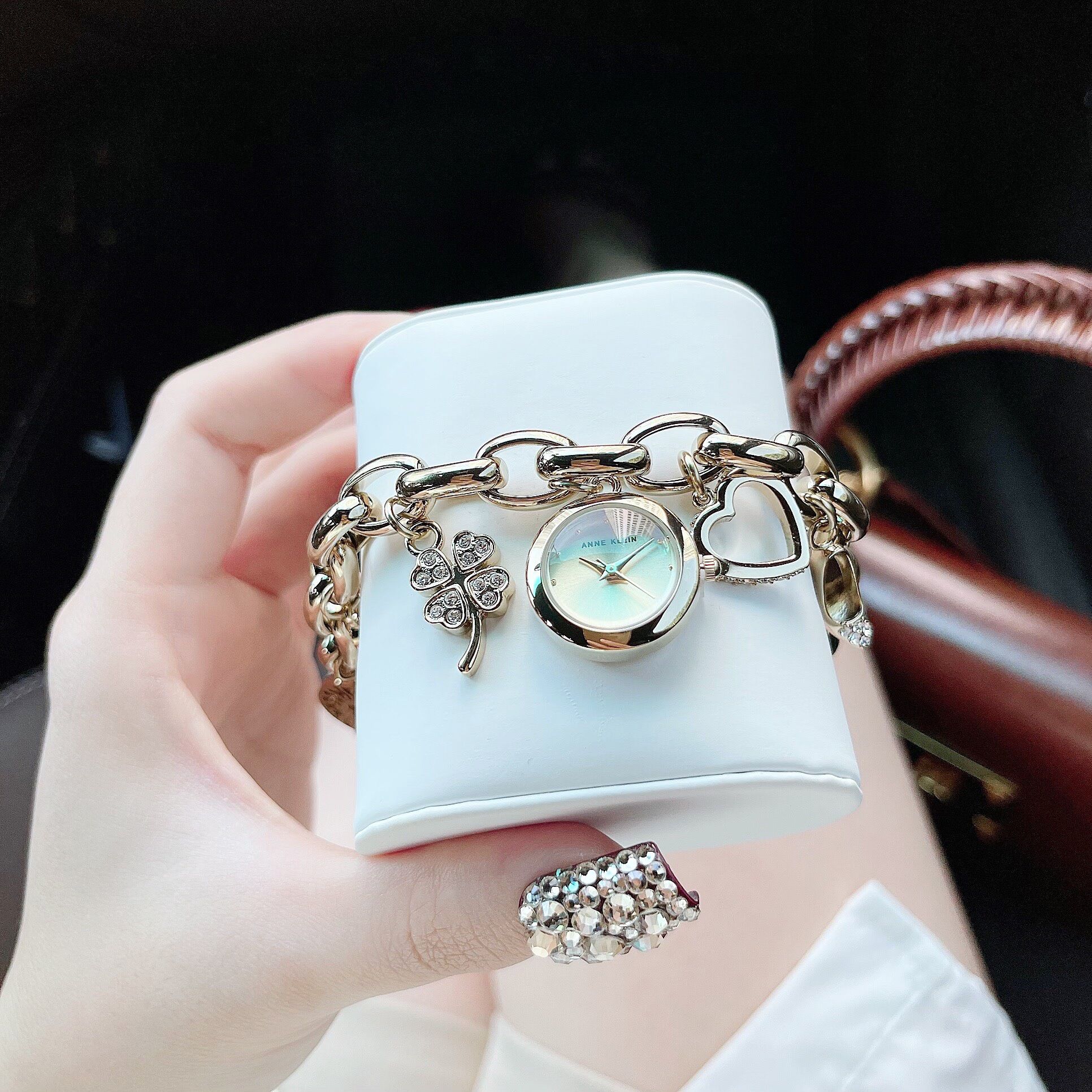 Đồng Hồ Nữ Anne Klein Dạng Lắc
