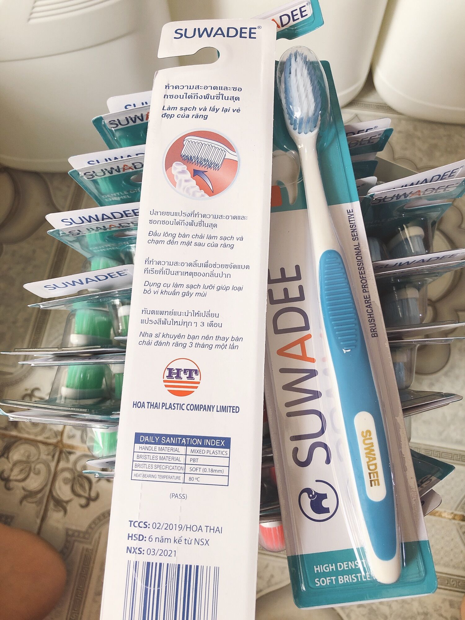 Bàn chải đánh răng suwadee 8040-100 1 cây