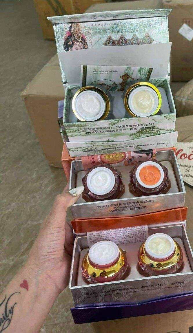 Bộ Đôi Kem Ngày Đêm Hoàng Cung Hồng Chính Hãng