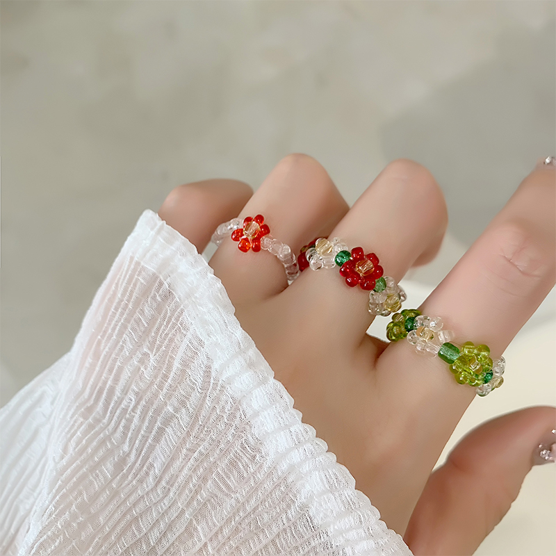 Nhẫn hạt cườm handmade kết hoa màu đỏ