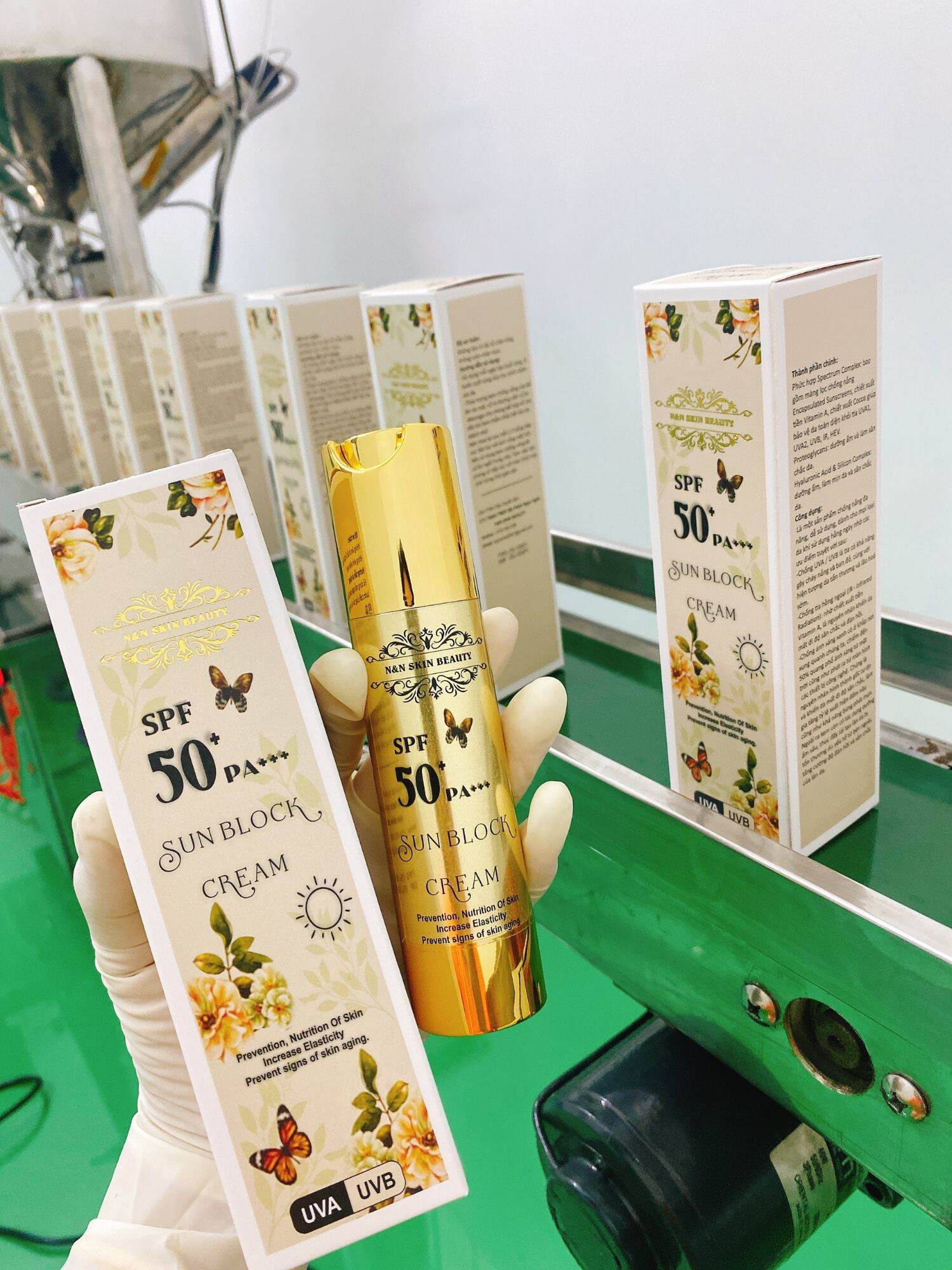 KEM CHỐNG NẮNG CẤP ẨM BỔ SUNG COLLAGEN