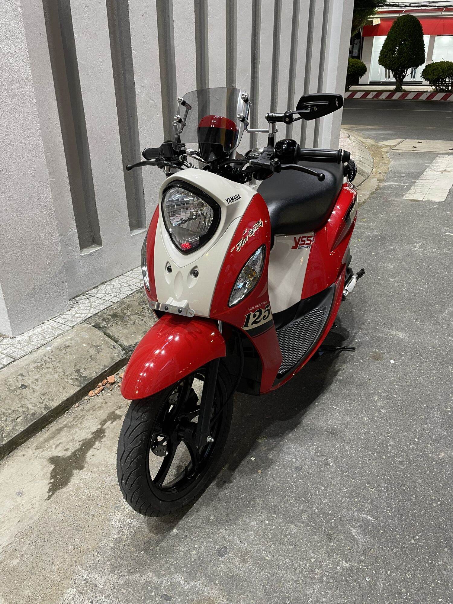 Kính chắn gió Scoopy