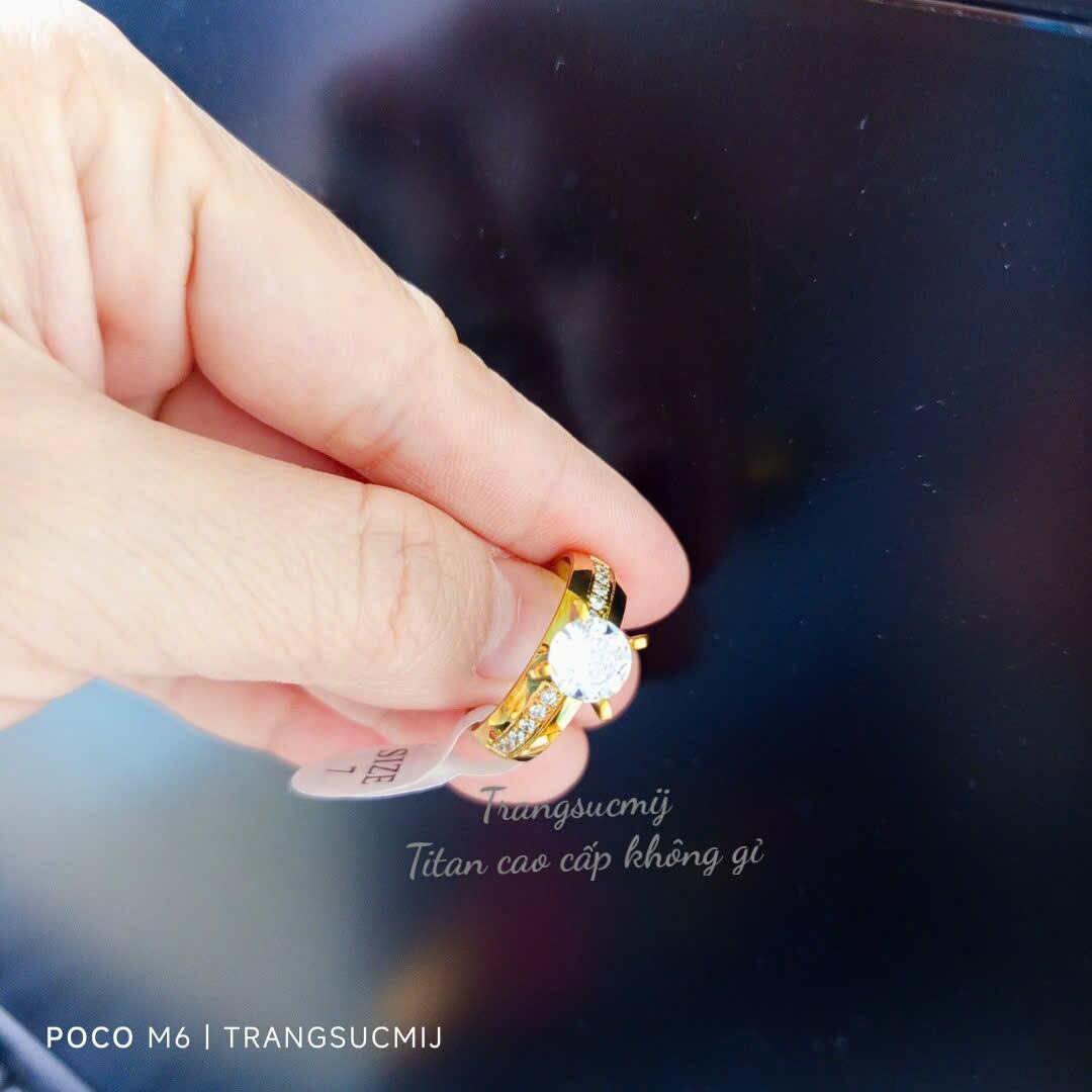 NHẪN TITAN NỮ ĐÁ TO LẤP LÁNH MẠ VÀNG _ SANG TRỌNG, BỀN MÀU, KHÔNG DỊ ỨNG