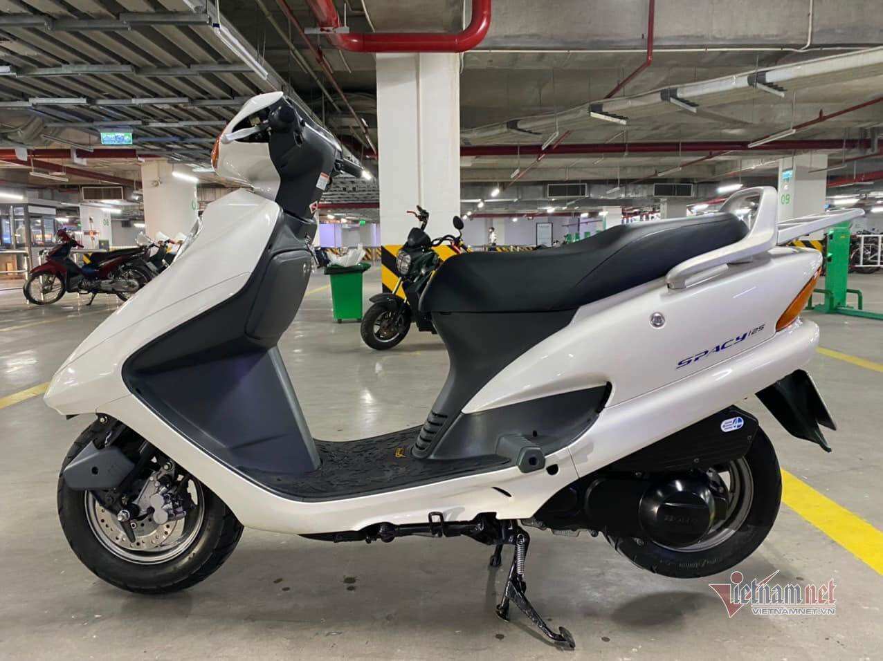 Vỏ yên xe máy xe Spacy (vỏ yên theo xe chính hãng HonDa )