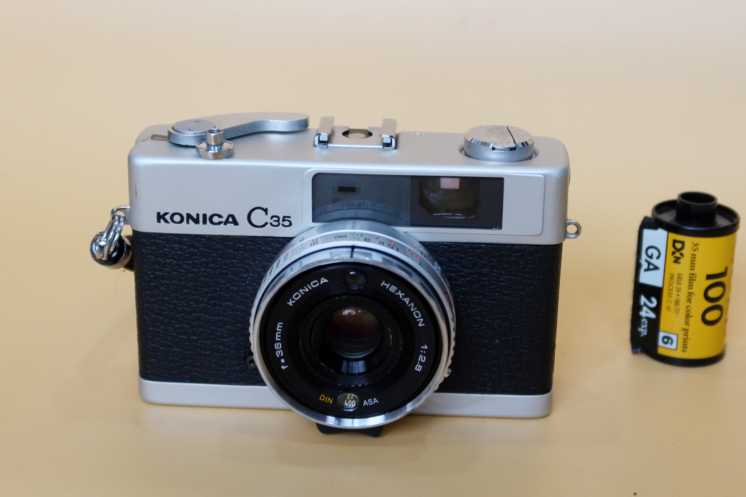 Máy ảnh Film Konica C35