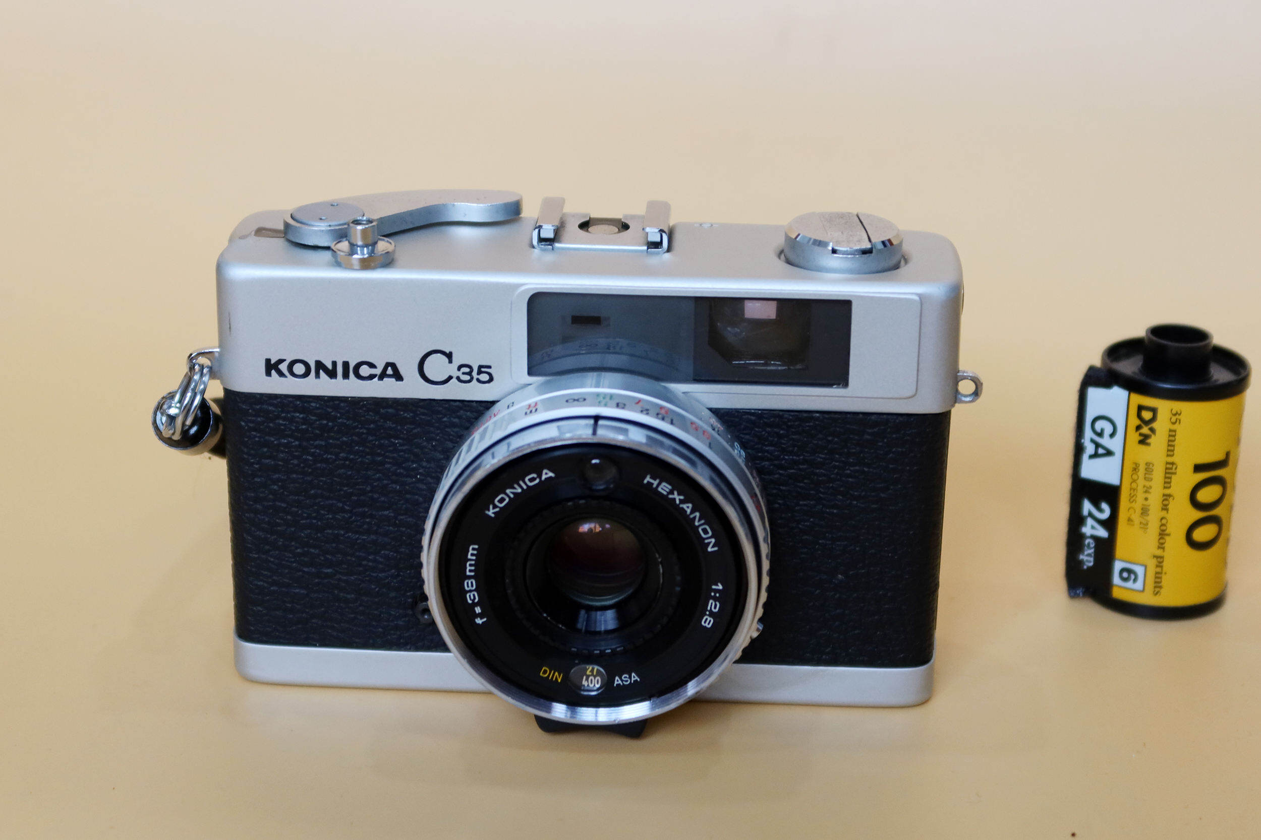 Máy ảnh Film Konica C35