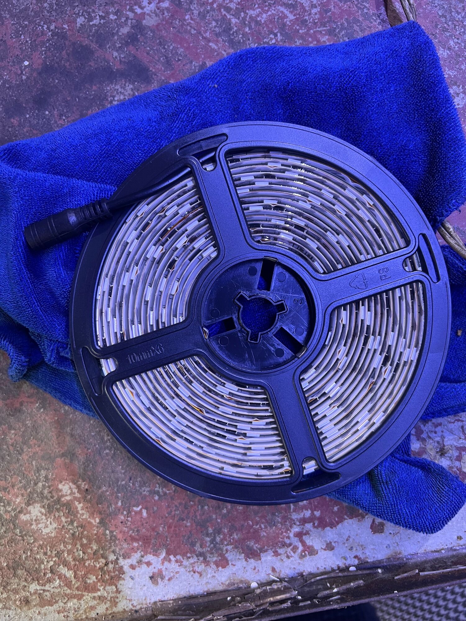 Led 12v/5m full màu tự chạy đuổi