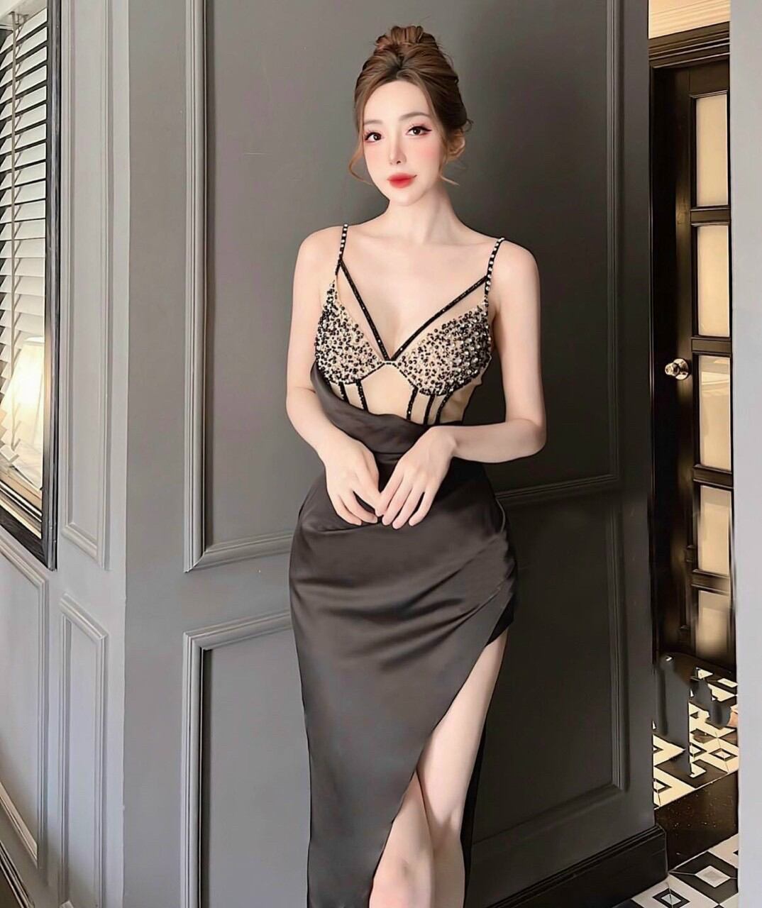 ĐẦM BODY CỔ TIM XẺ ĐÙI