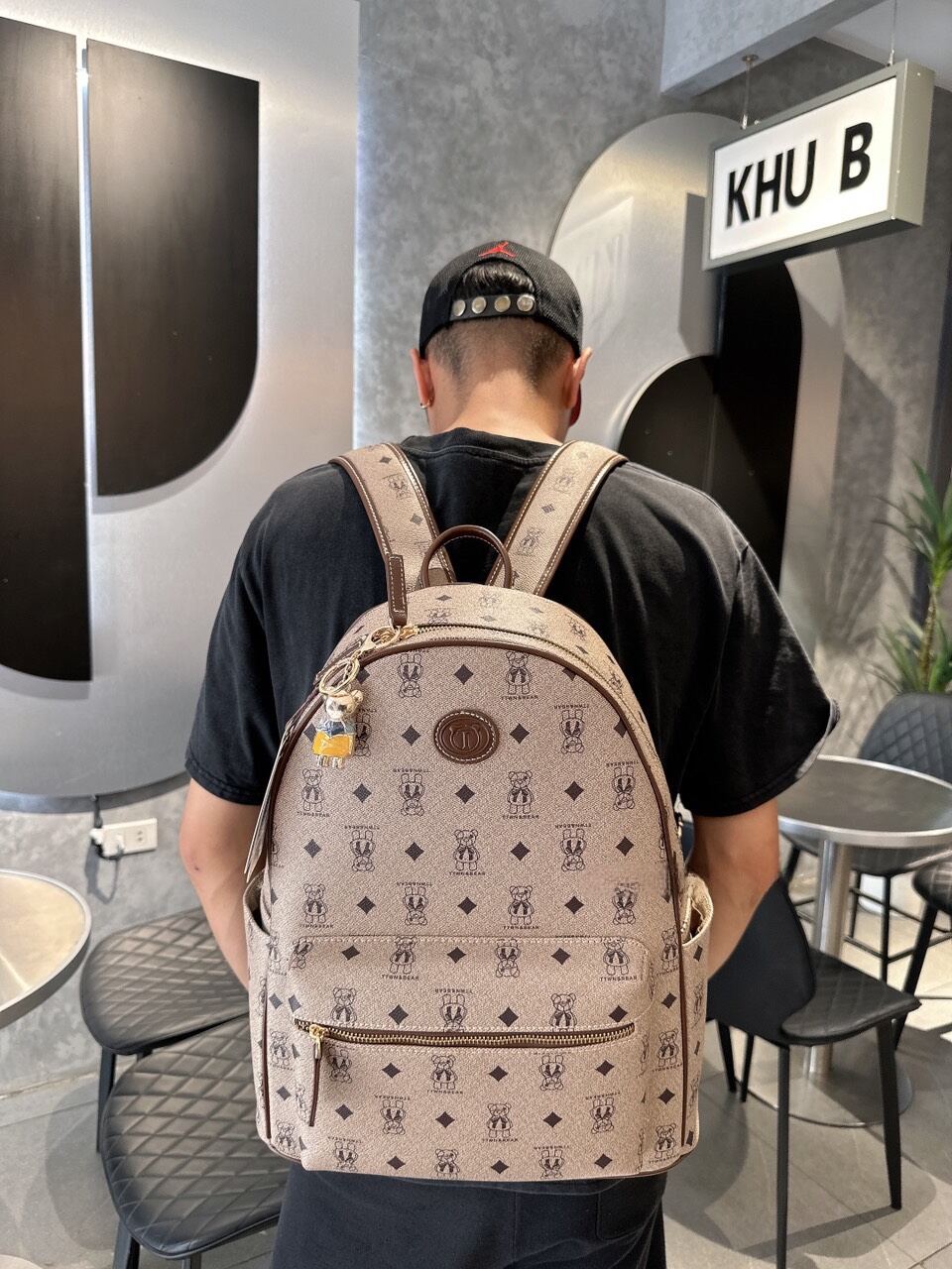 Balo New TTWN BEAR SẴN size M và XL( Hàng có sẵn ship hỏa tốc)