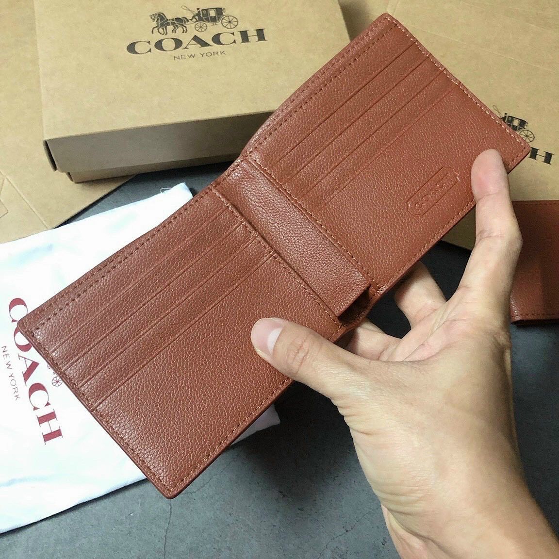 Ví ngắn Coach for men da mềm xuất chuẩn