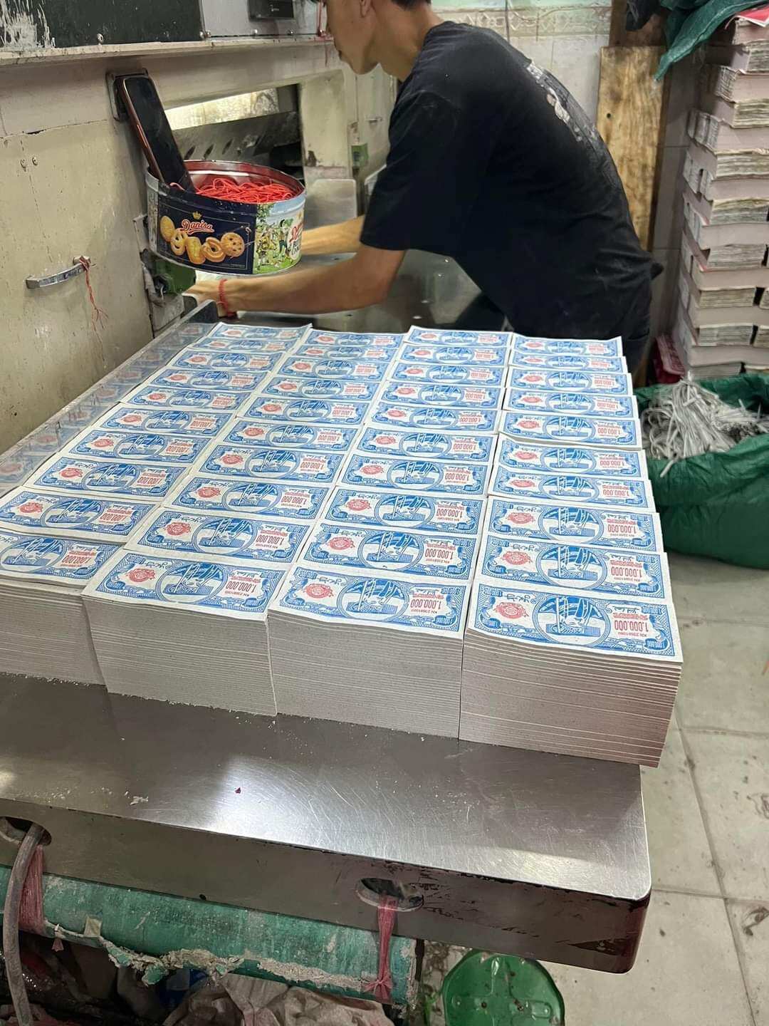 Cục tiền đô 3 màu hàng mã/Tiền âm phủ (200 tờ)