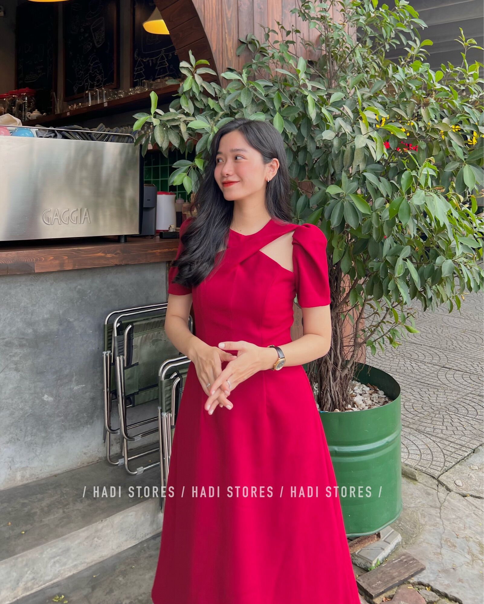 Đầm cổ chéo có tay dáng middi - Vy