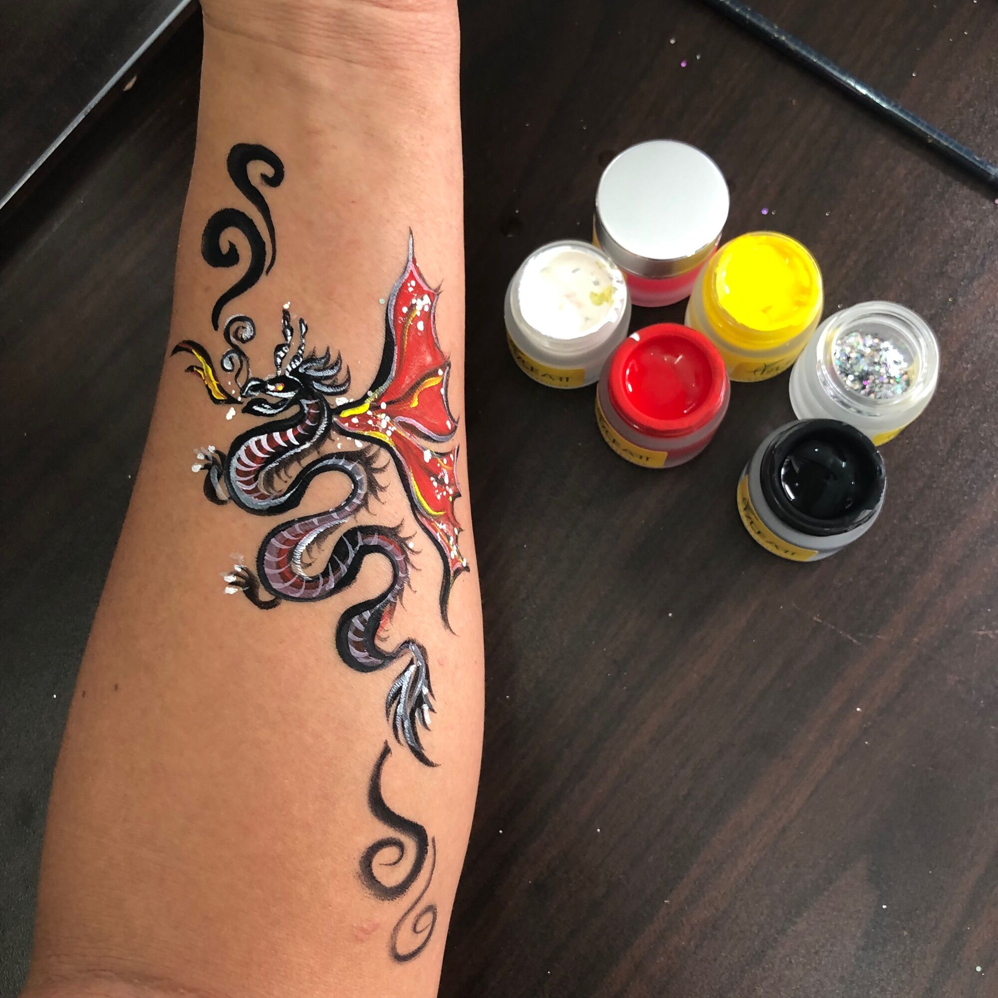 VẼ MẶT HOÁ TRANG ĐỎ, ĐEN , TRẮNG - MÀU VẼ MẶT FACE PAINTING