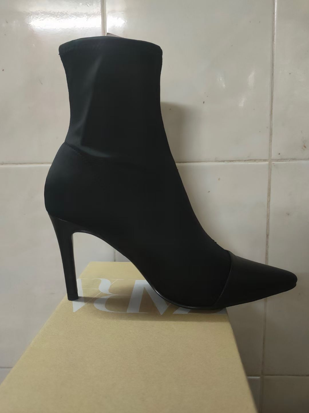 Boot Zara da lộn pha mũi da