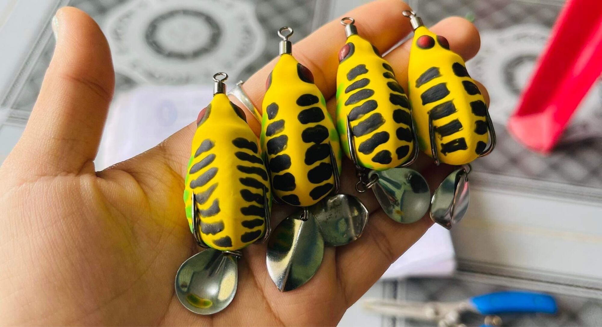 MỒI CÂU LURE-NHÁI HƠI SÊN BỌ HUNG