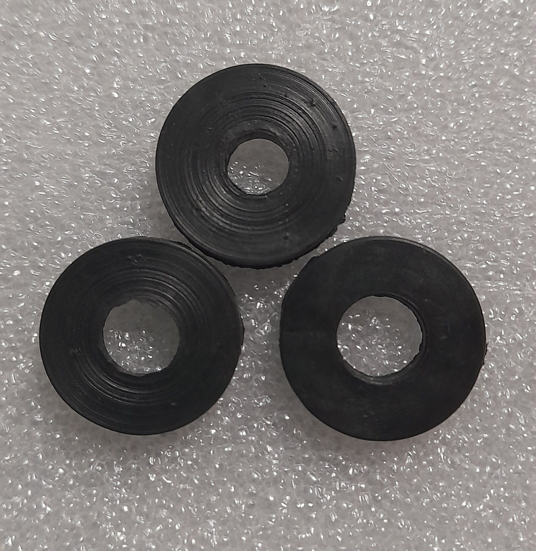 Long đền cao su lổ 6 li, 8 li, 10 li, dầy 3 li, đường kính 20 mm.