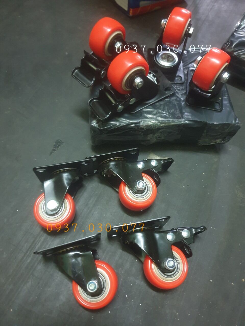 Bánh xe đẩy nhập khẩu 5 phân màu cam, bộ 4 cái, gồm 2 xoay bánh xoay, 2 bánh khoá