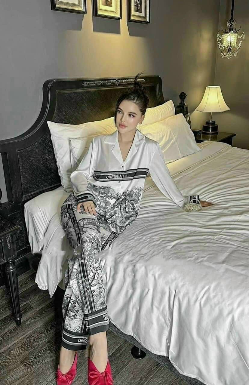 PIJAMA LỤA CAO CẤP QUẢNG CHÂU TAY DÀI TRẮNG GU CHÌ
