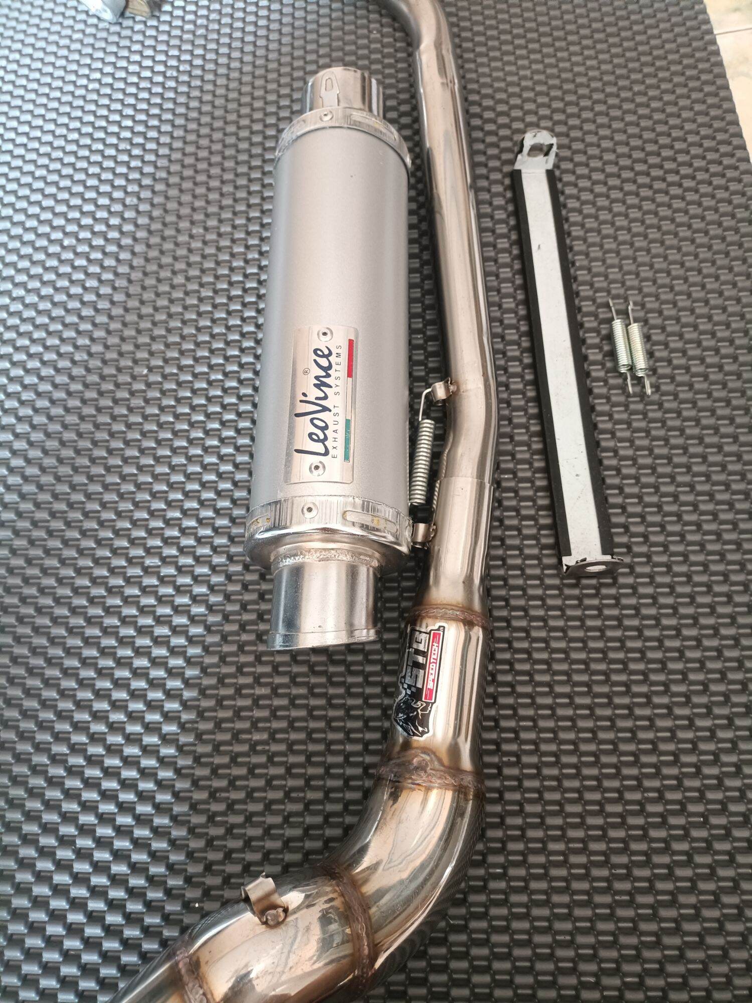 Leovince silver exhaust with neck two-section from STB exciter 135,150