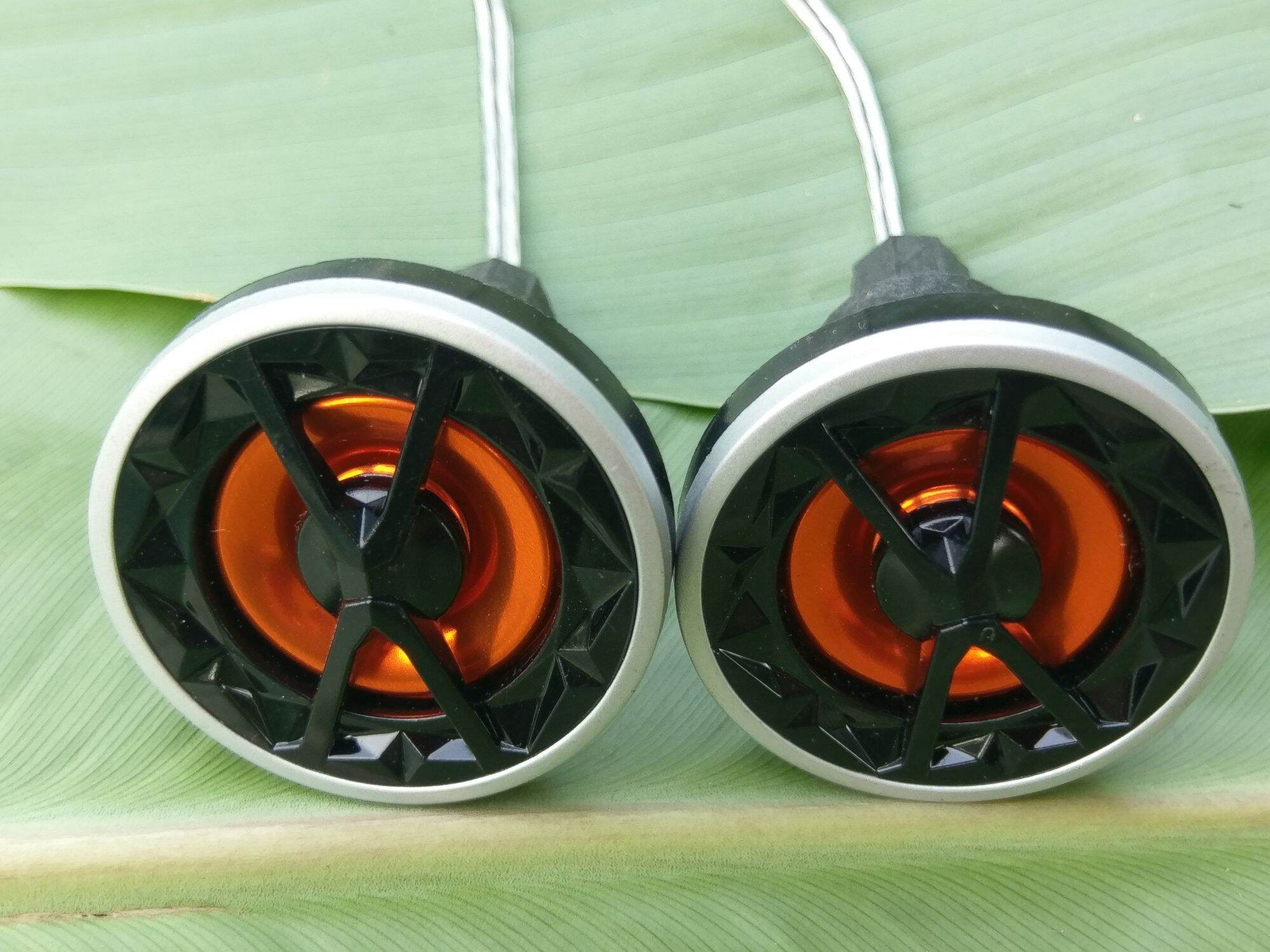 Loa Treble Ô tô JBL bóc máy. Loa Treble, Loa trép Ô tô JBL chính hãng, Hàng tháo máy. Từ Neo, màng titan. Âm chất bãi, Cực hay như loa thùng. Loa trép rời. Dùng độ âm thanh Ô tô, gia đình.