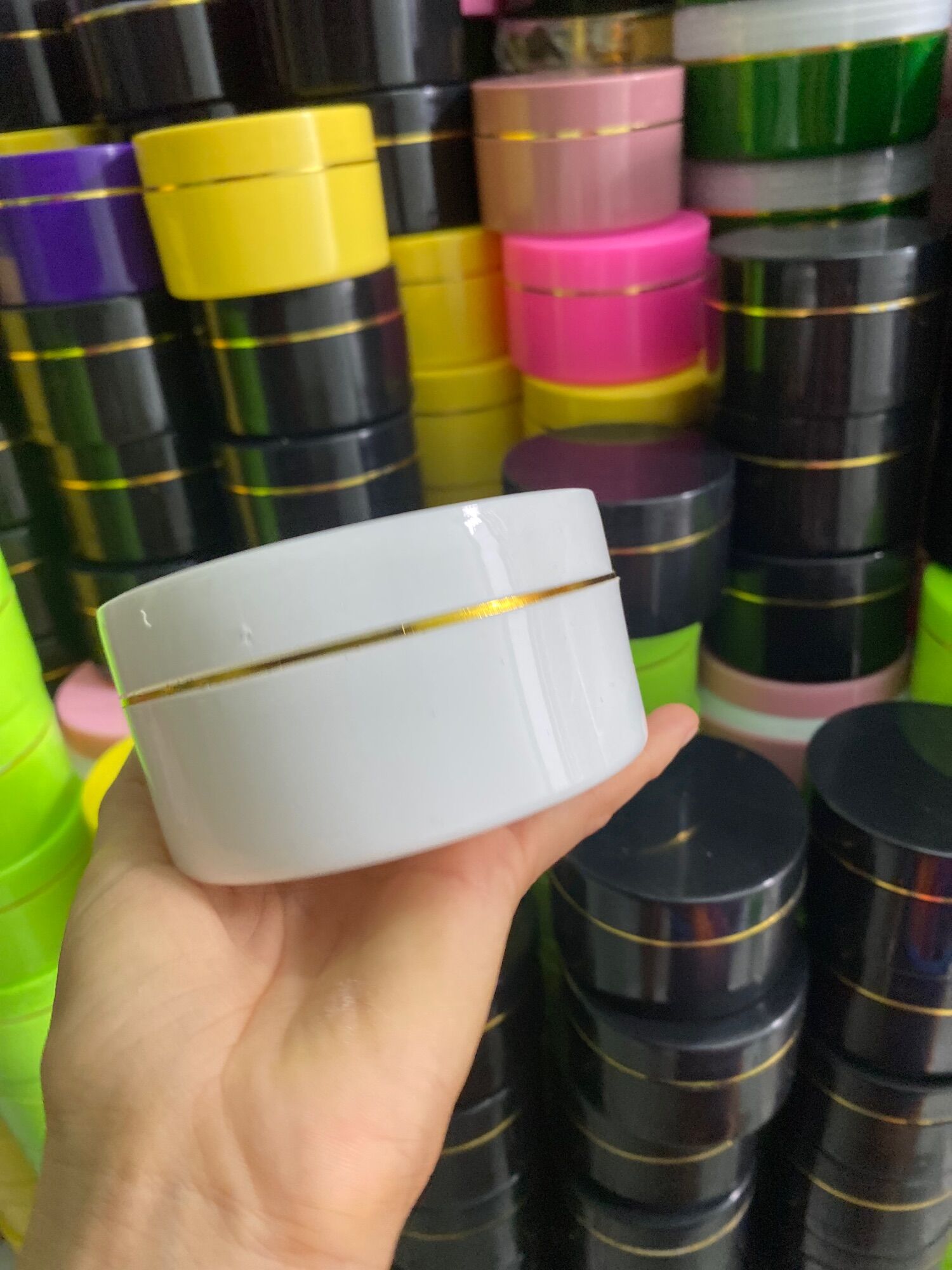 Hủ 200g-loại tốt-màu trắng