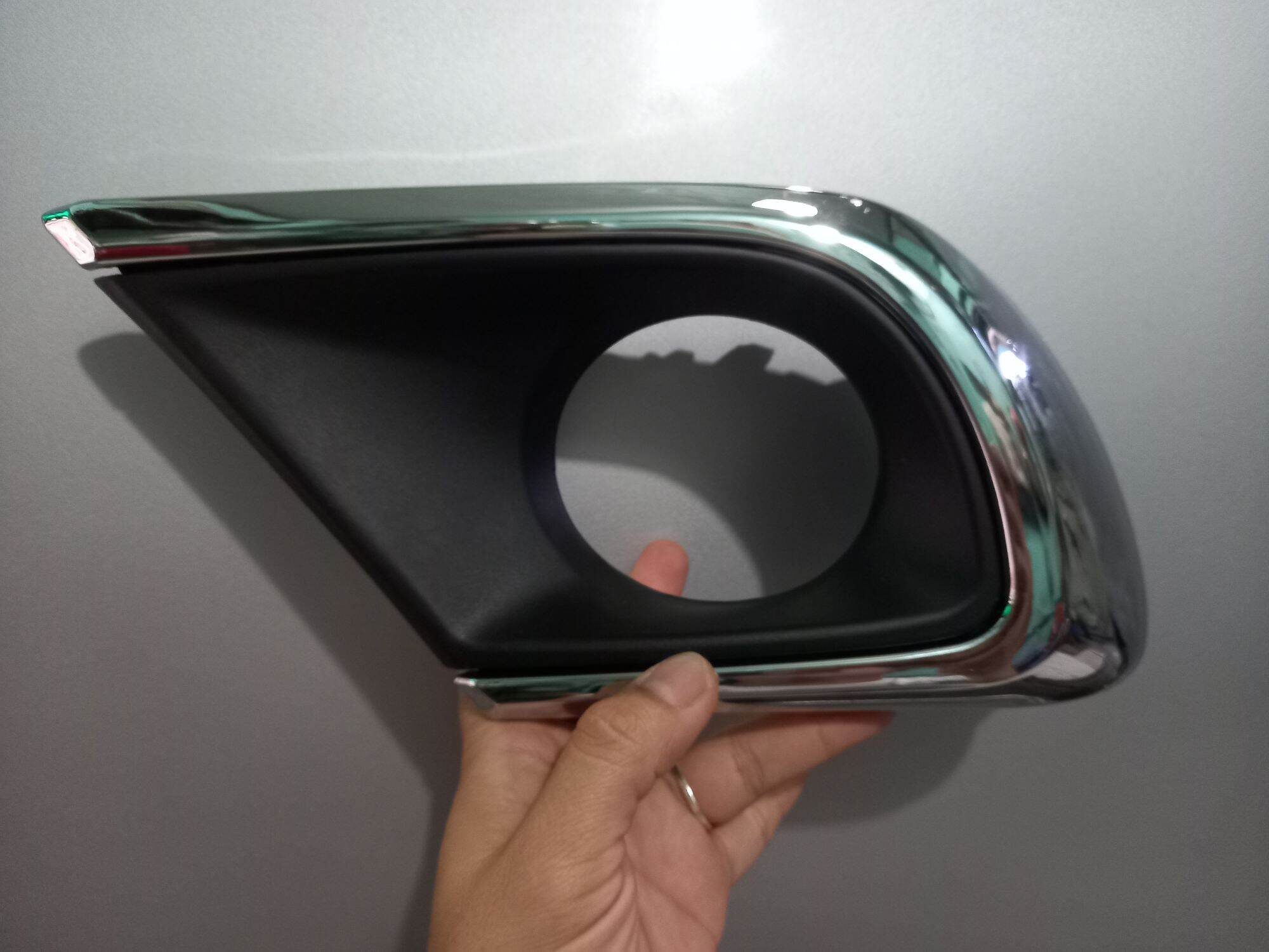 Ốp đèn cản xi crom innova 2014-2015 bên tài