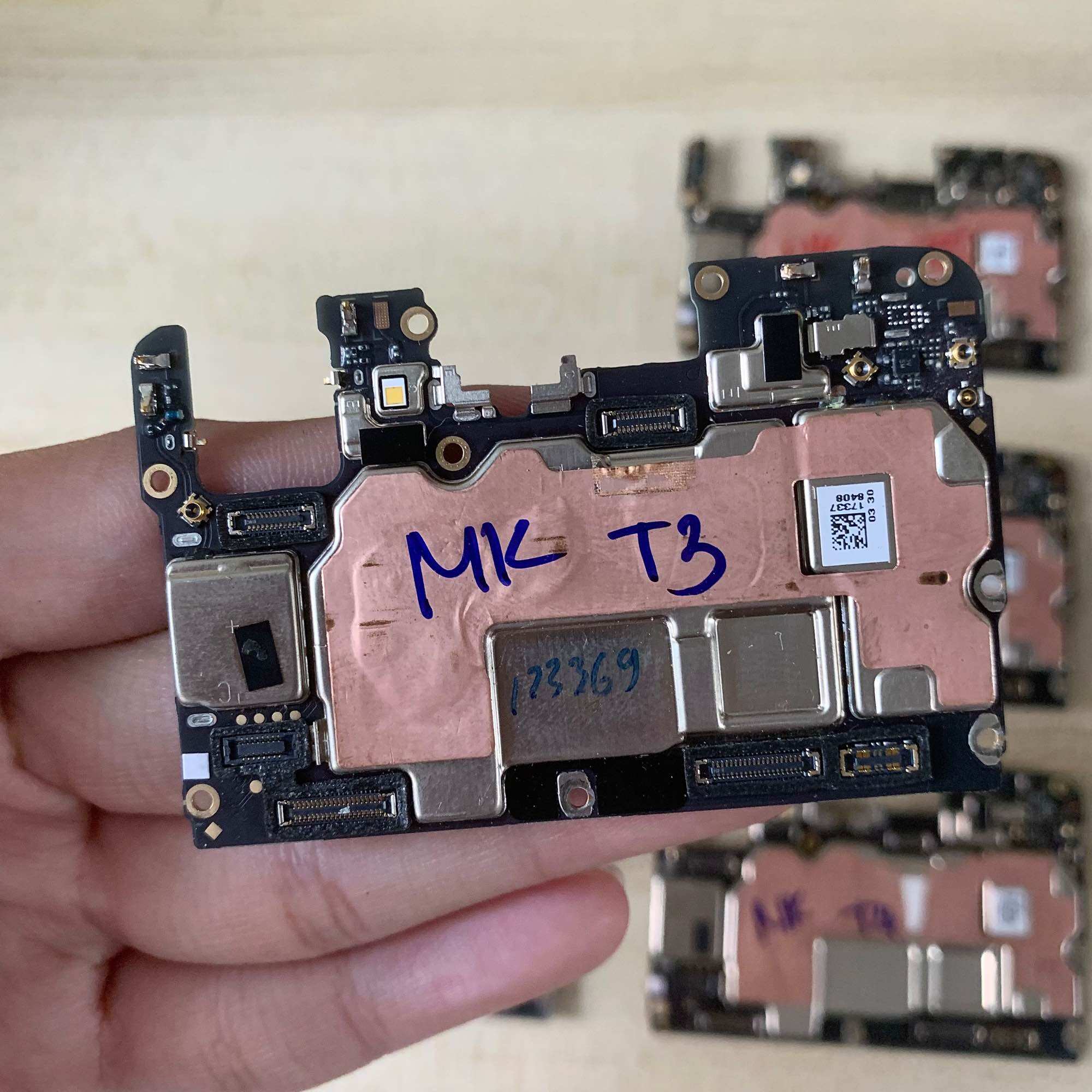 Main Oppo F7 (Cph 1819) Full Set (Charger, Sim, Wifi,..) High-End Product.