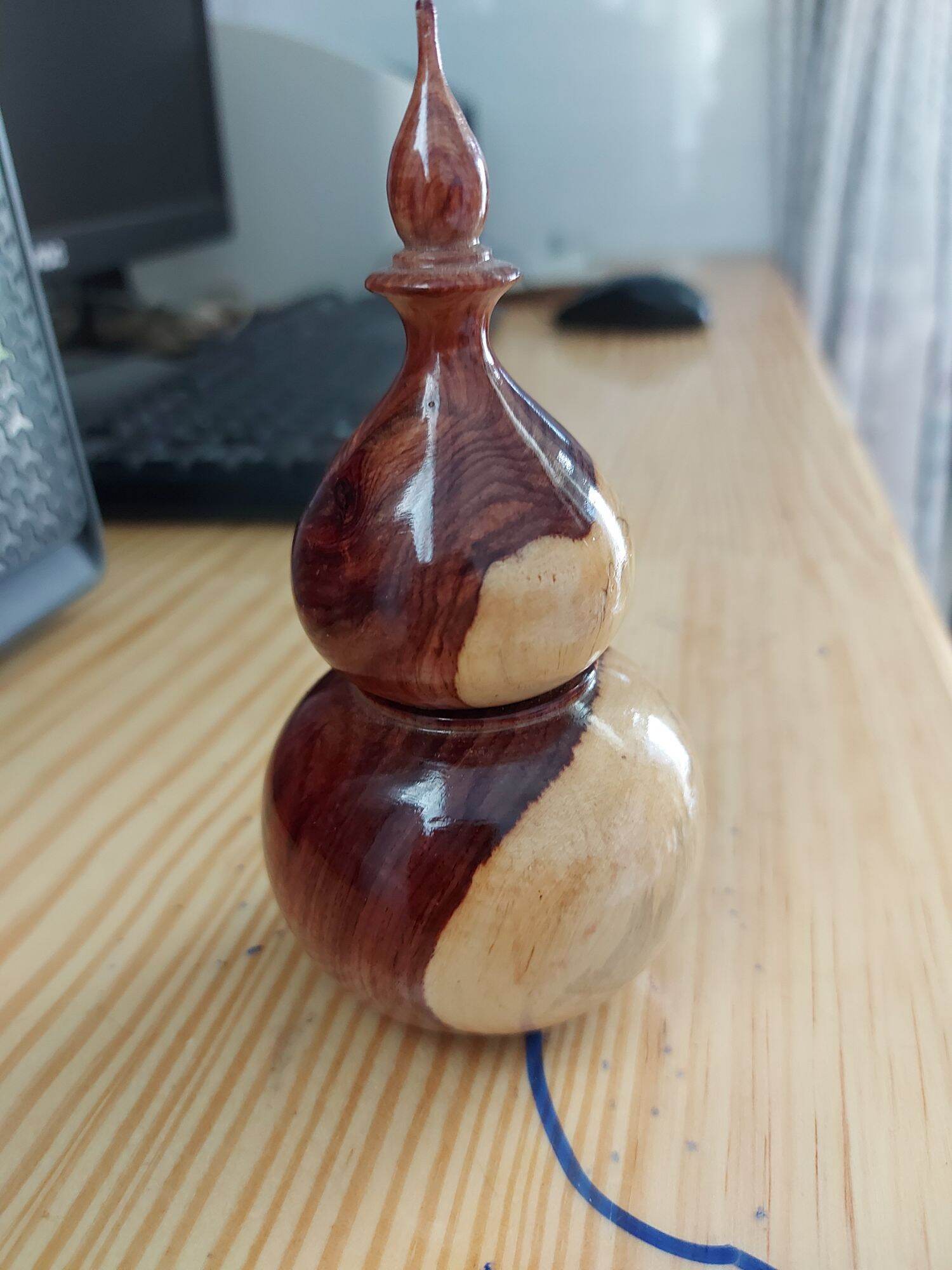 Ống đựng tăm hồ lô gỗ cẩm
